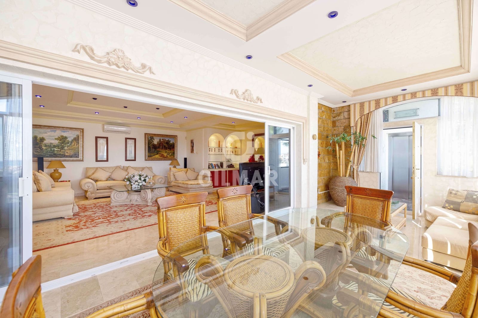 Chalet de 10 habitaciones en Benalmadena Costa en venta con piscina garaje - 2.195.000 € (Ref: 9481632)