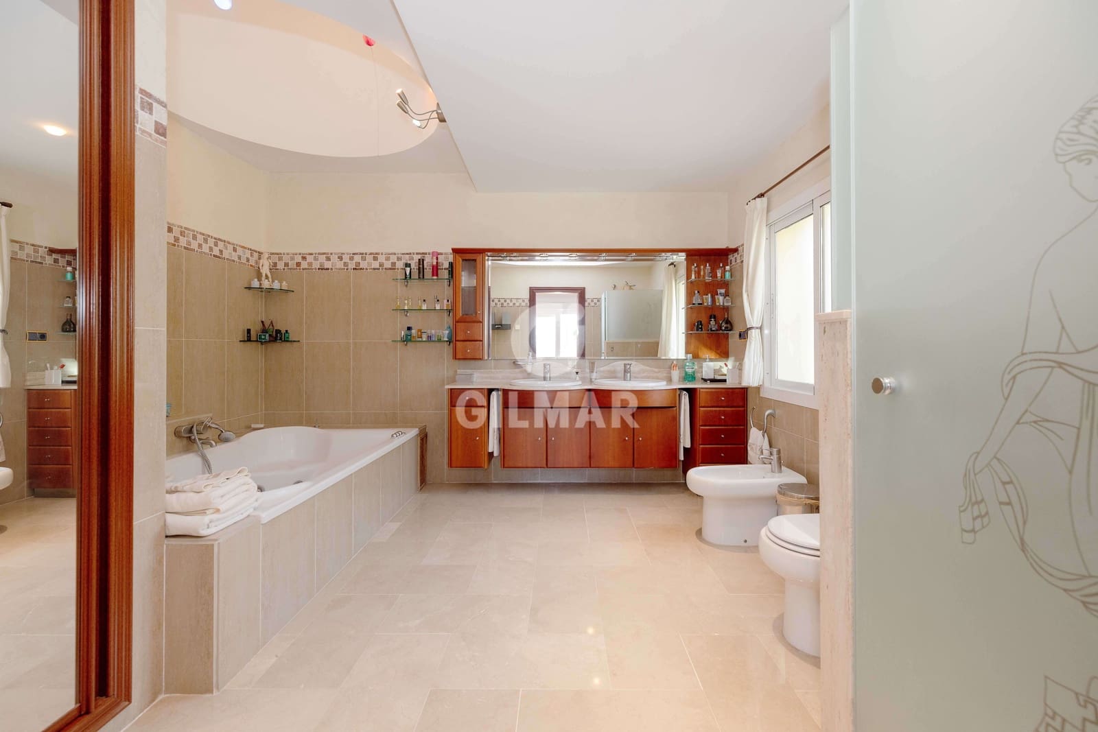 Chalet de 10 habitaciones en Benalmadena Costa en venta con piscina garaje - 2.195.000 € (Ref: 9481632)