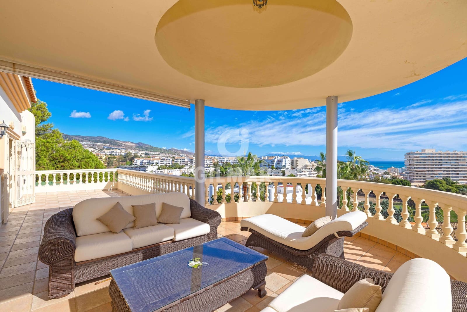 Chalet de 10 habitaciones en Benalmadena Costa en venta con piscina garaje - 2.195.000 € (Ref: 9481632)