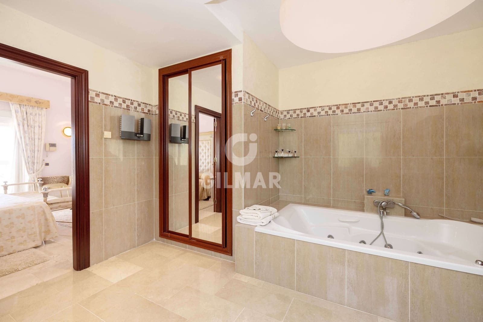 Chalet de 10 habitaciones en Benalmadena Costa en venta con piscina garaje - 2.195.000 € (Ref: 9481632)