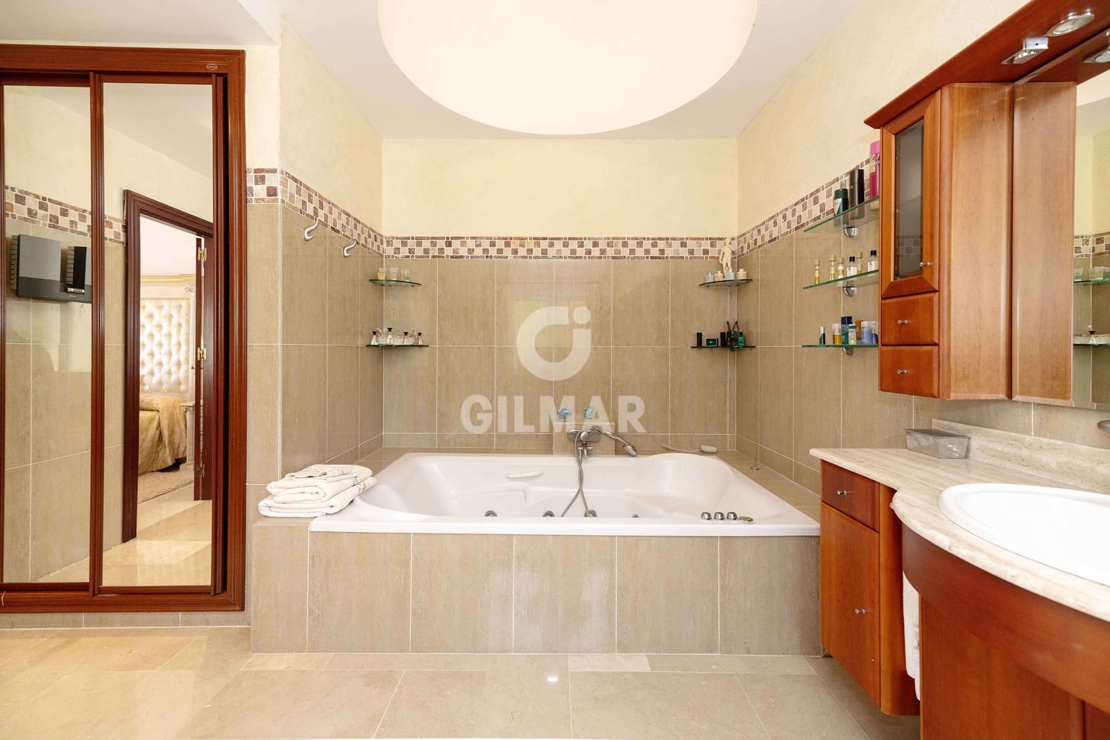 Chalet de 10 habitaciones en Benalmadena Costa en venta con piscina garaje - 2.195.000 € (Ref: 9481632)