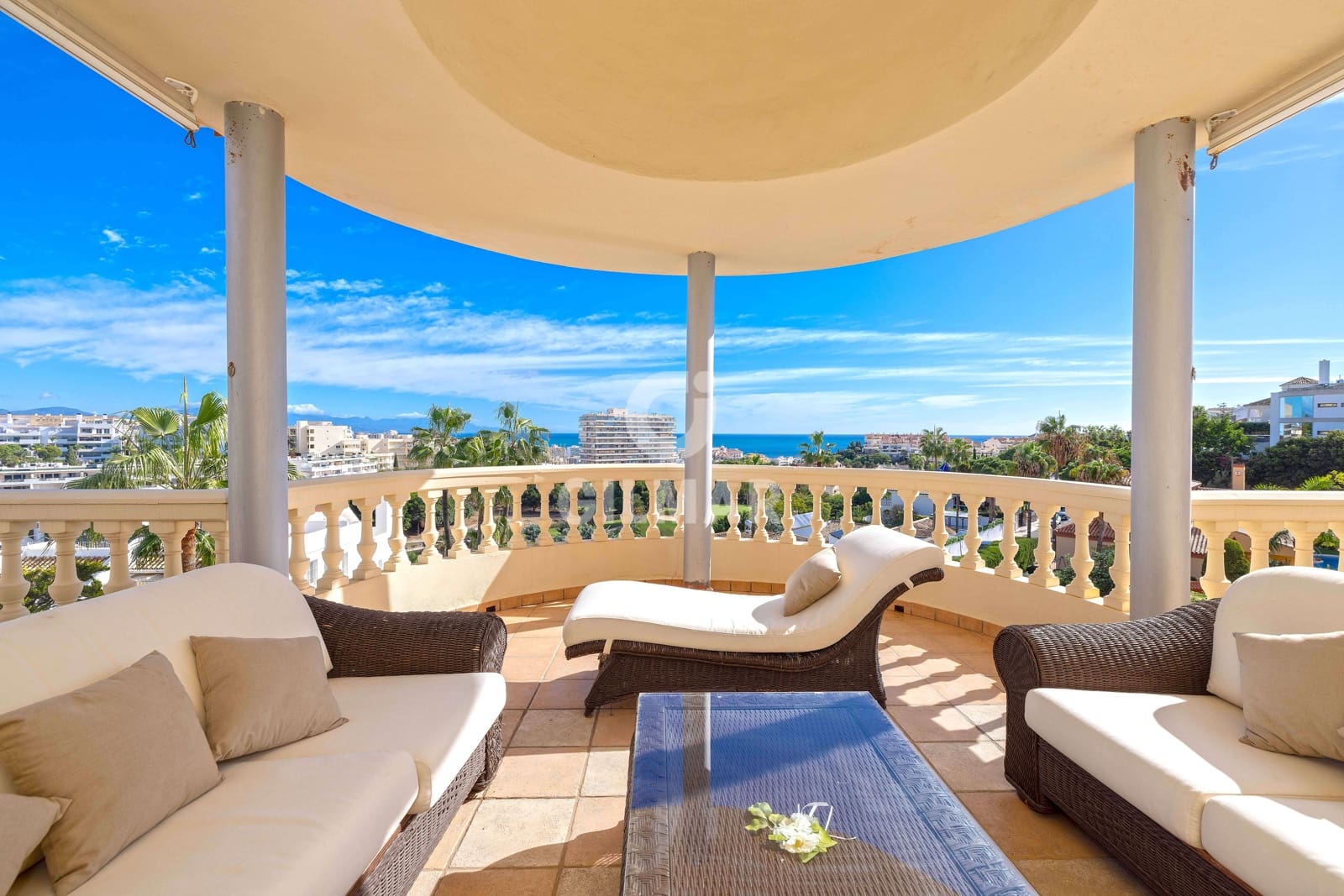 Chalet de 10 habitaciones en Benalmadena Costa en venta con piscina garaje - 2.195.000 € (Ref: 9481632)