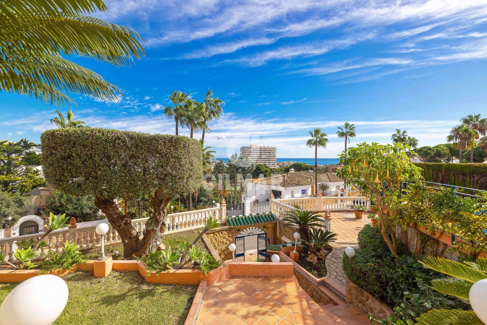 Chalet de 10 habitaciones en Benalmadena Costa en venta con piscina garaje - 2.195.000 € (Ref: 9481632)