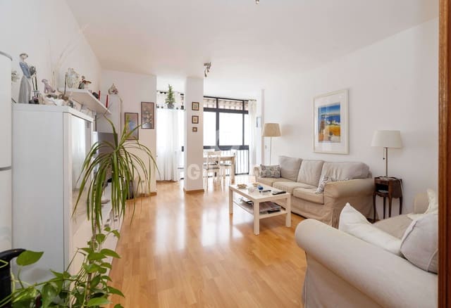 3 bedroom Flat for sale in Playa de los Boliches, Fuengirola with pool garage - € 440,000 (Ref: 9481634)