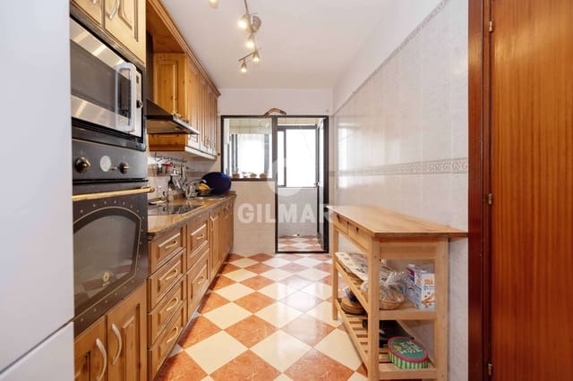 3 bedroom Flat for sale in Playa de los Boliches, Fuengirola with pool garage - € 440,000 (Ref: 9481634)