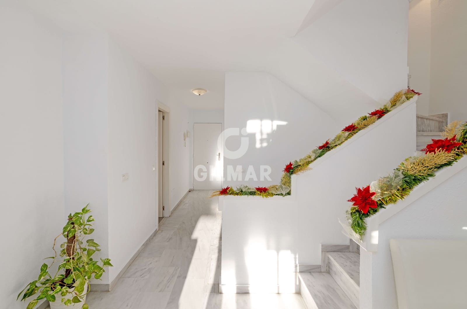 Adosado de 4 habitaciones en Benalmádena en venta con piscina garaje - 425.000 € (Ref: 9481637)