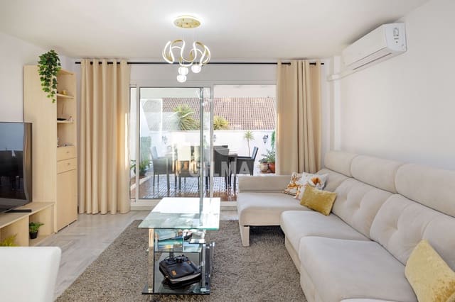 Adosado de 4 habitaciones en Benalmádena pueblo, Benalmádena en venta con piscina garaje - 425.000 € (Ref: 9481637)