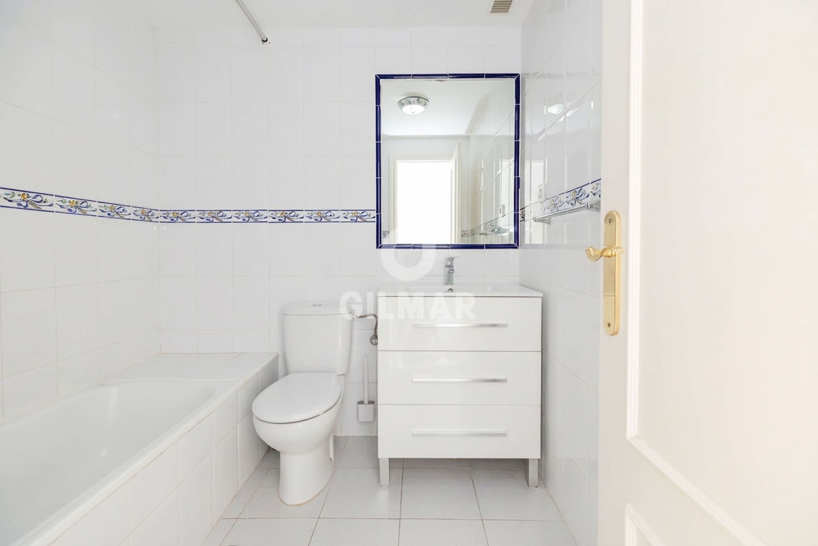 Adosado de 4 habitaciones en Benalmádena en venta con piscina garaje - 425.000 € (Ref: 9481637)