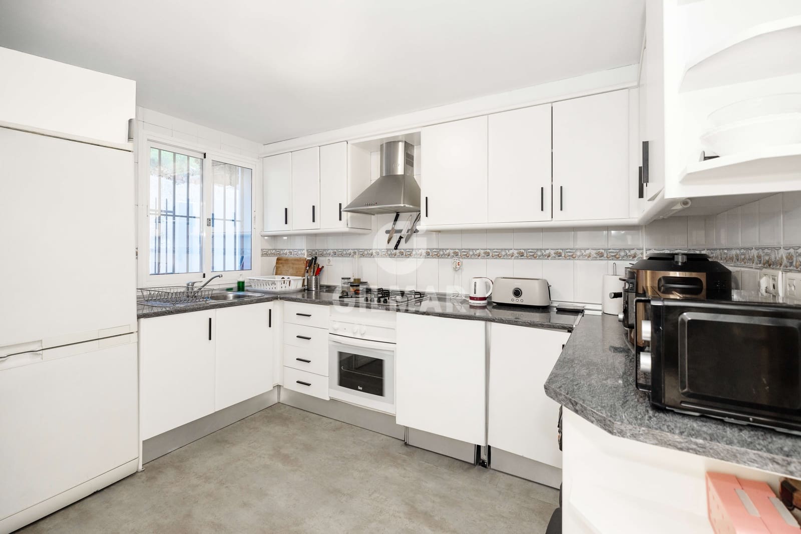 Adosado de 4 habitaciones en Benalmádena en venta con piscina garaje - 425.000 € (Ref: 9481637)