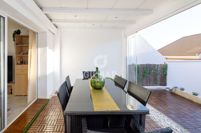 Adosado de 4 habitaciones en Benalmádena pueblo, Benalmádena en venta con piscina garaje - 425.000 € (Ref: 9481637)