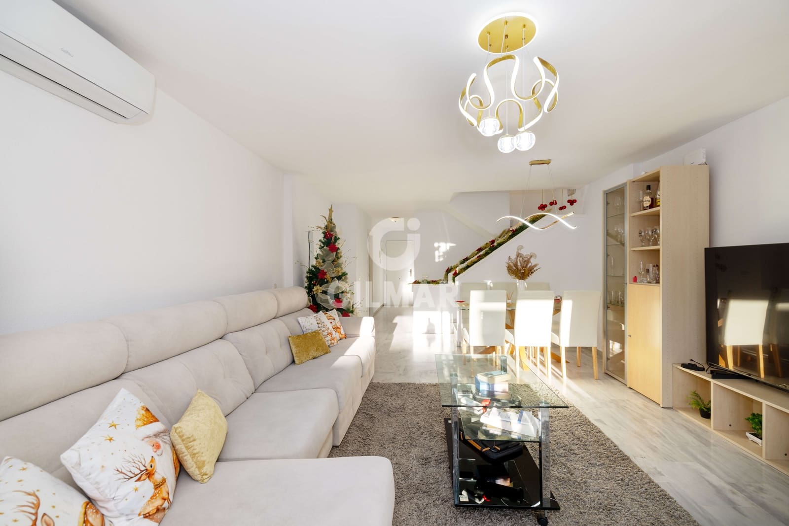 Adosado de 4 habitaciones en Benalmádena en venta con piscina garaje - 425.000 € (Ref: 9481637)