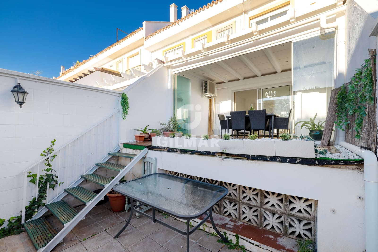 Adosado de 4 habitaciones en Benalmádena en venta con piscina garaje - 425.000 € (Ref: 9481637)