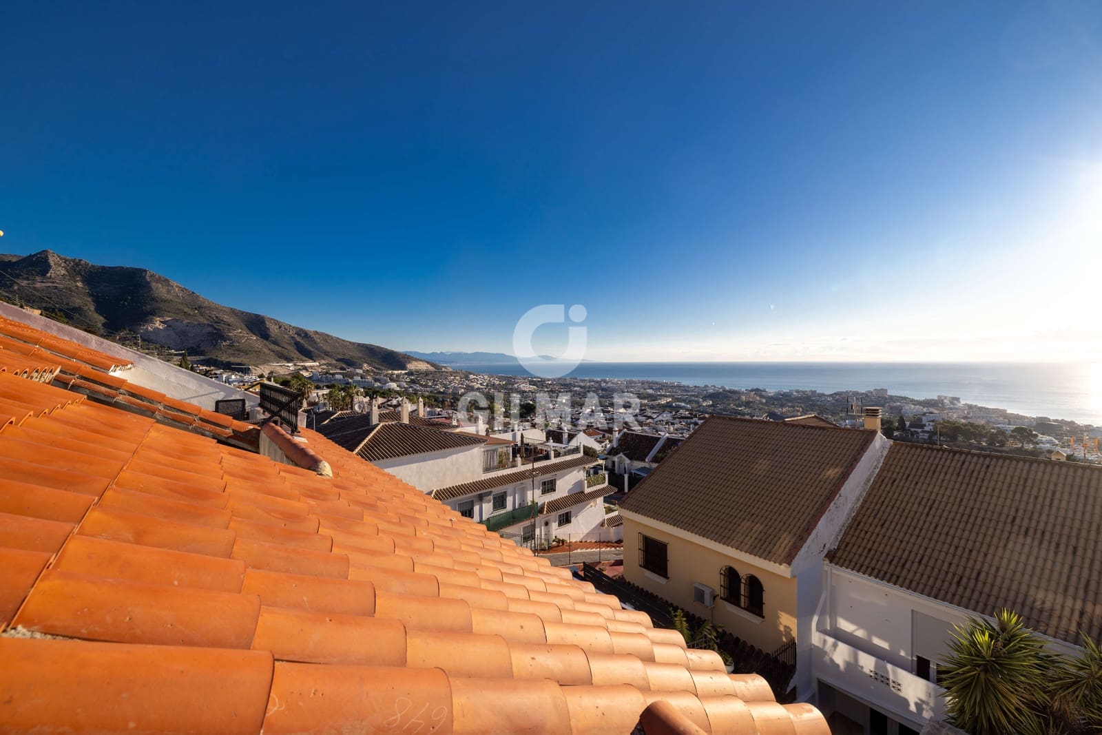 Adosado de 4 habitaciones en Benalmádena en venta con piscina garaje - 425.000 € (Ref: 9481637)