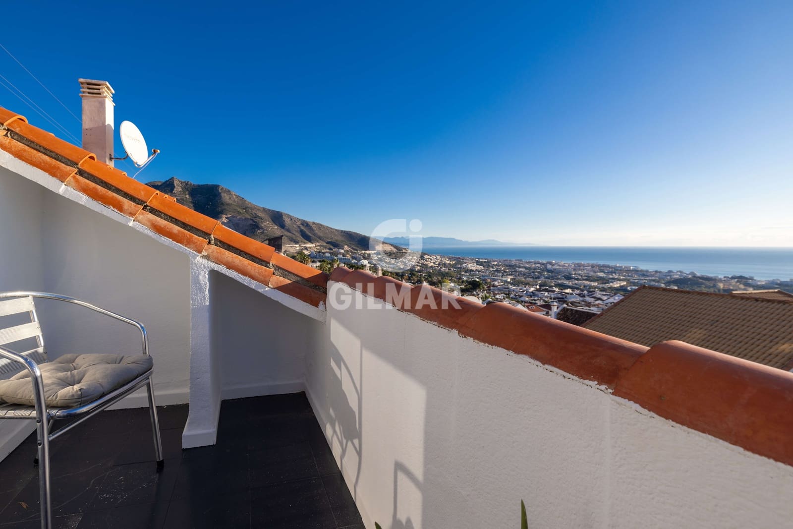 Adosado de 4 habitaciones en Benalmádena en venta con piscina garaje - 425.000 € (Ref: 9481637)