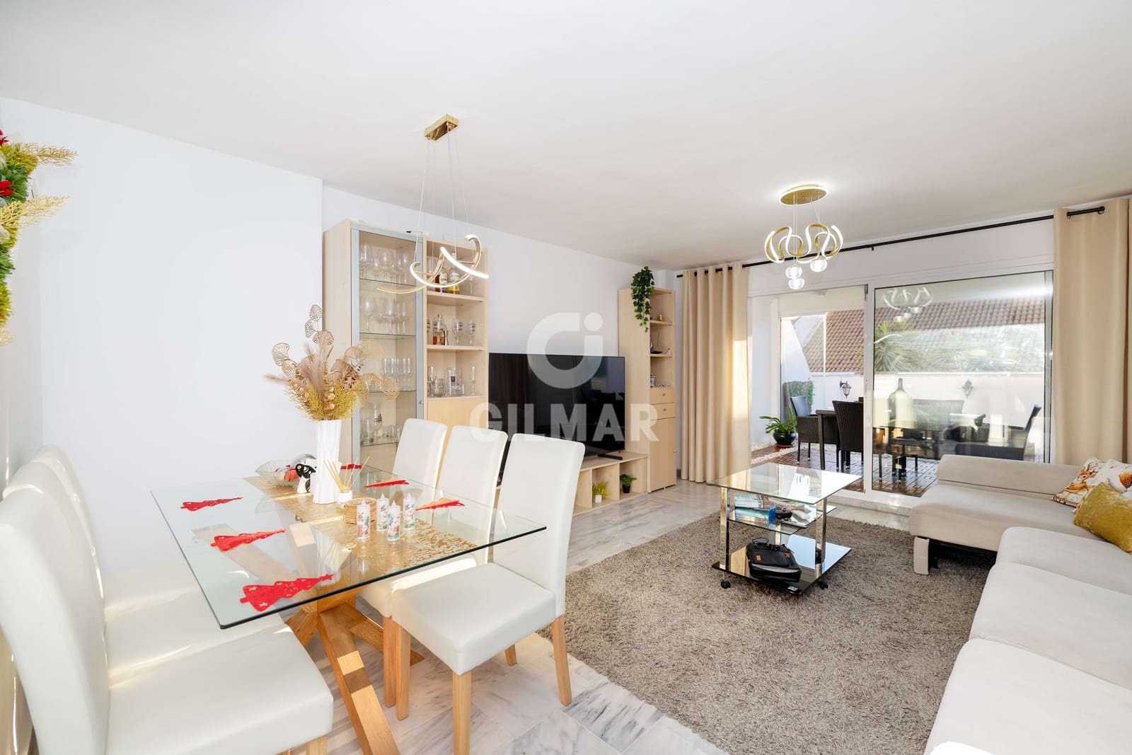 Adosado de 4 habitaciones en Benalmádena en venta con piscina garaje - 425.000 € (Ref: 9481637)