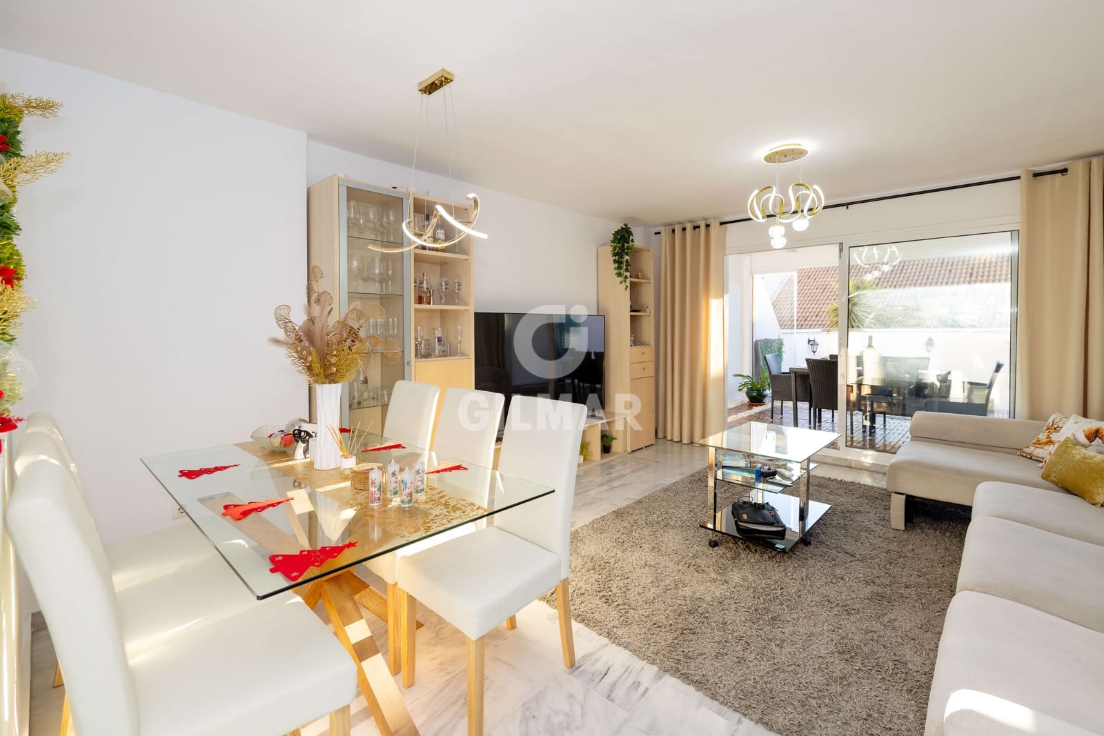 Adosado de 4 habitaciones en Benalmádena en venta con piscina garaje - 425.000 € (Ref: 9481637)