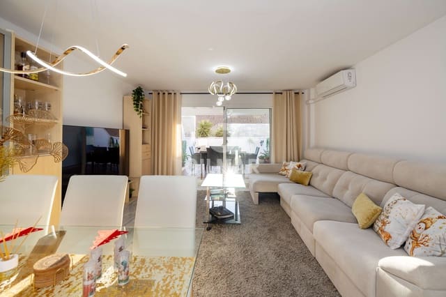 Adosado de 4 habitaciones en Benalmádena pueblo, Benalmádena en venta con piscina garaje - 425.000 € (Ref: 9481637)