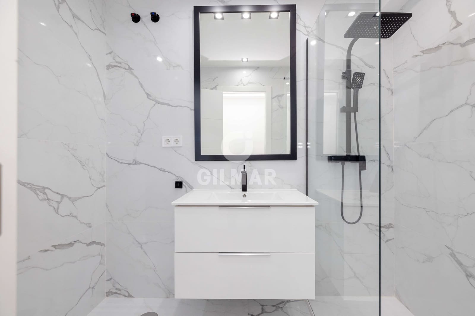 Piso de 3 habitaciones en Fuengirola en venta - 325.000 € (Ref: 9481638)