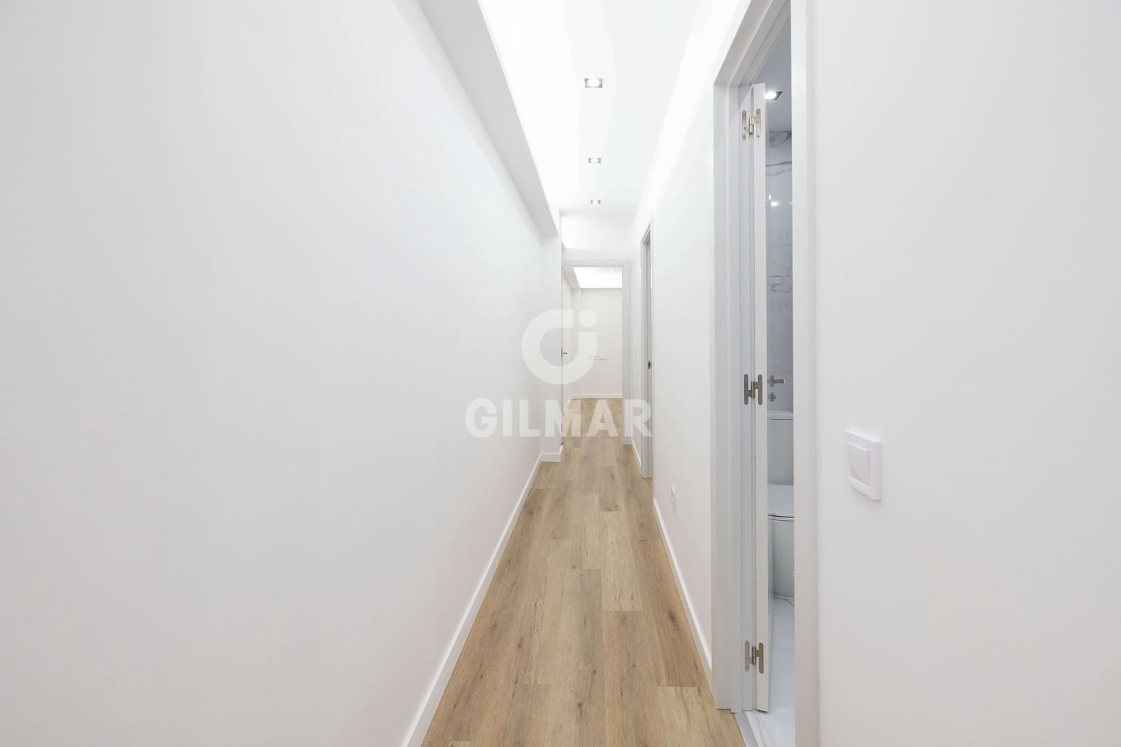 Piso de 3 habitaciones en Fuengirola en venta - 325.000 € (Ref: 9481638)