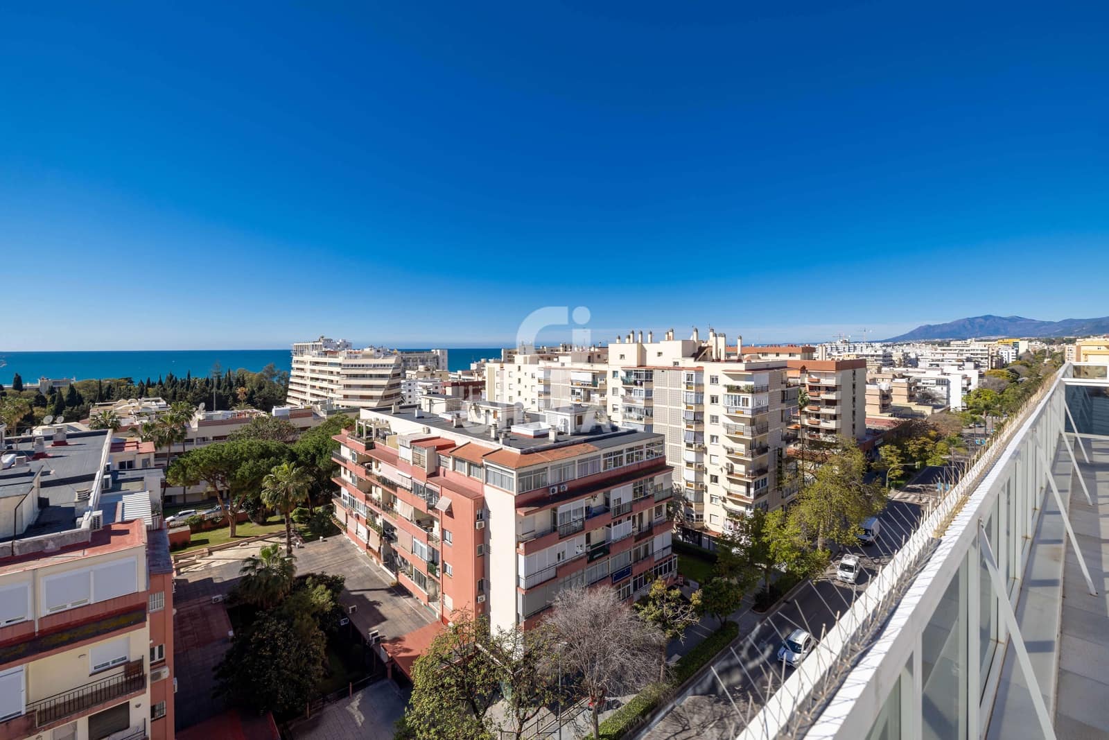 5 slaapkamer Penthouse te koop in Marbella met garage - € 1.200.000 (Ref: 9484962)