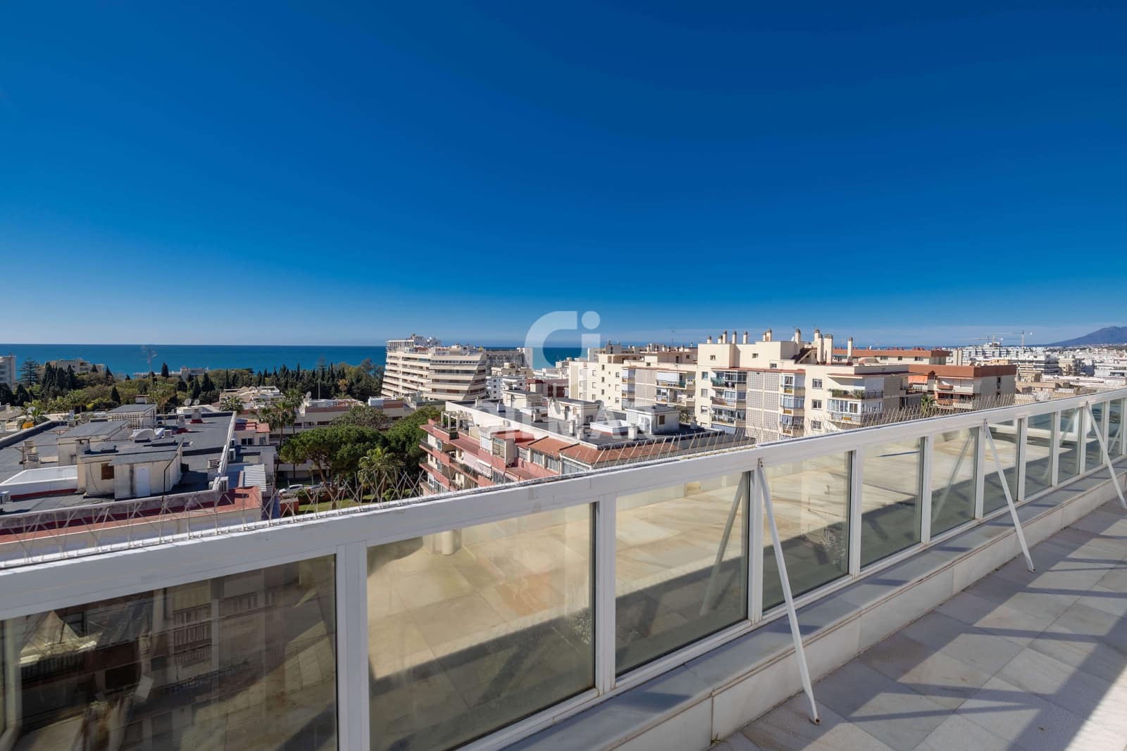 5 slaapkamer Penthouse te koop in Marbella met garage - € 1.200.000 (Ref: 9484962)