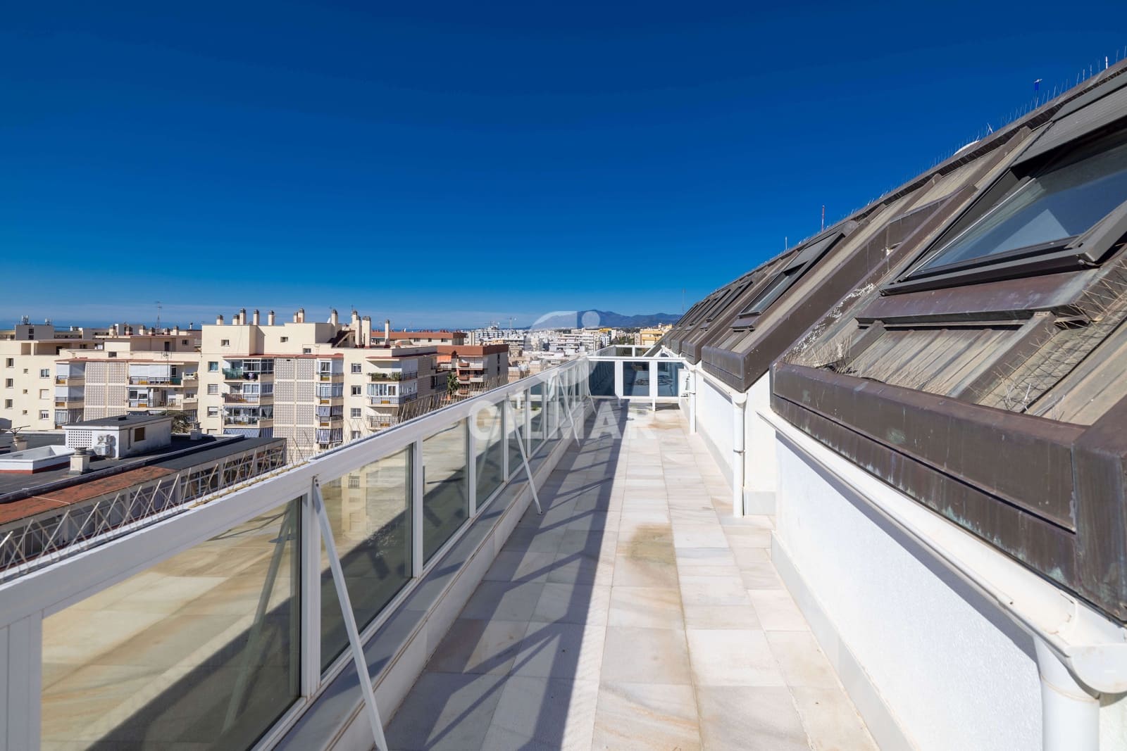 5 slaapkamer Penthouse te koop in Marbella met garage - € 1.200.000 (Ref: 9484962)