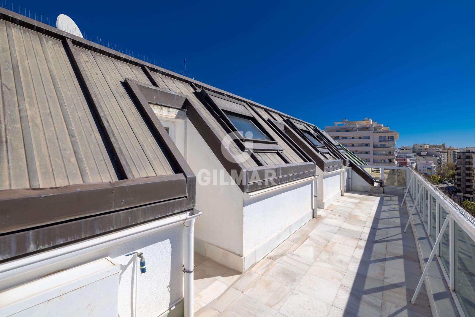 5 slaapkamer Penthouse te koop in Marbella met garage - € 1.200.000 (Ref: 9484962)