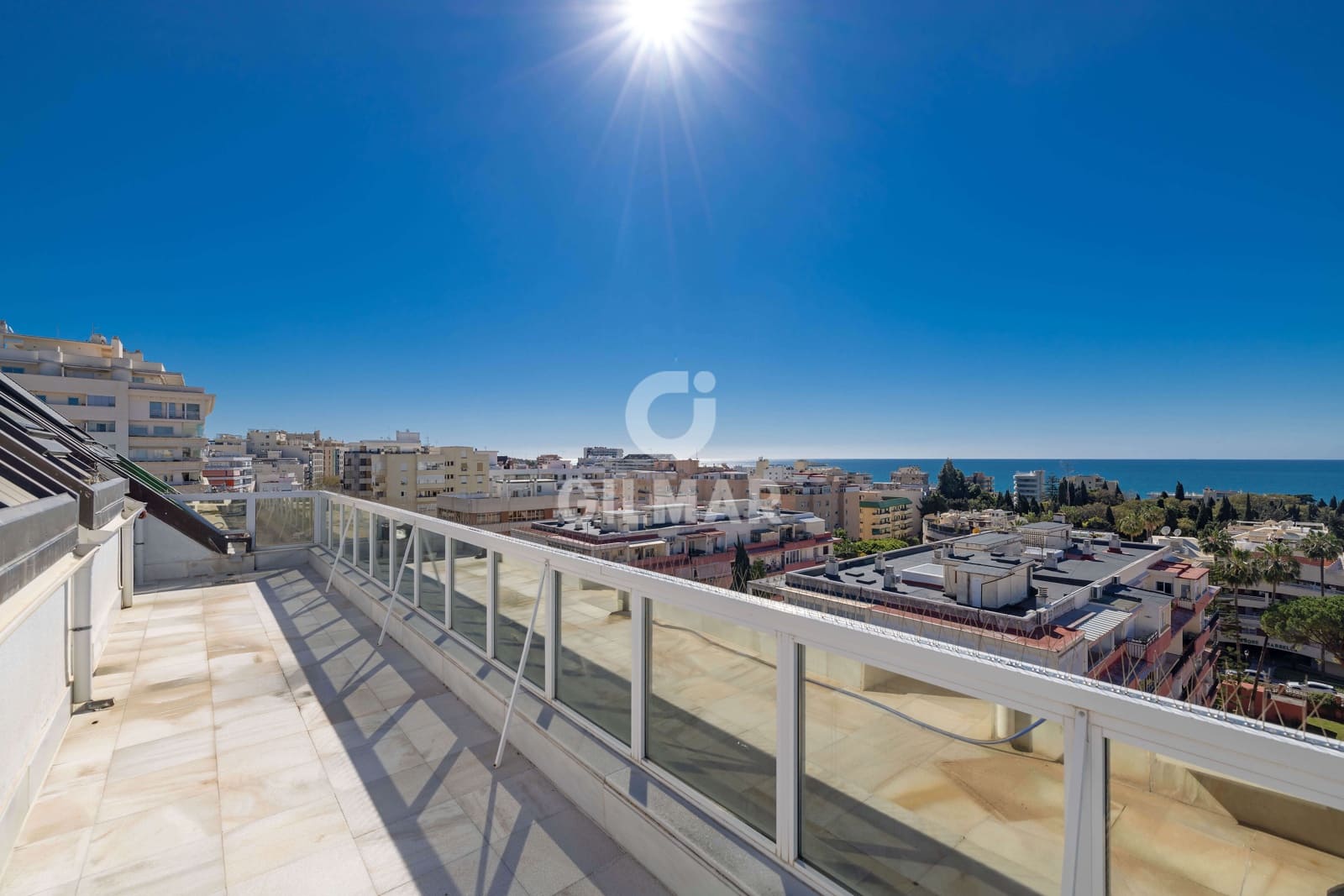 5 slaapkamer Penthouse te koop in Marbella met garage - € 1.200.000 (Ref: 9484962)