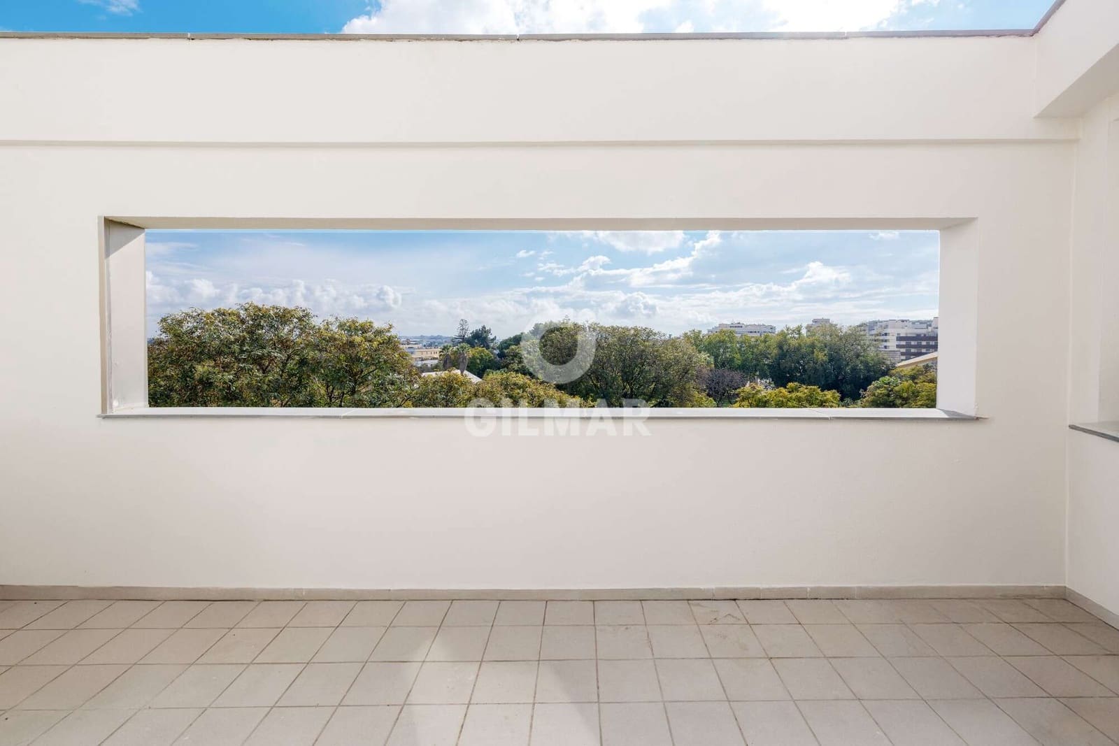 2 bedroom Penthouse for sale in El Puerto de Santa Maria - € 220,000 (Ref: 9489690)