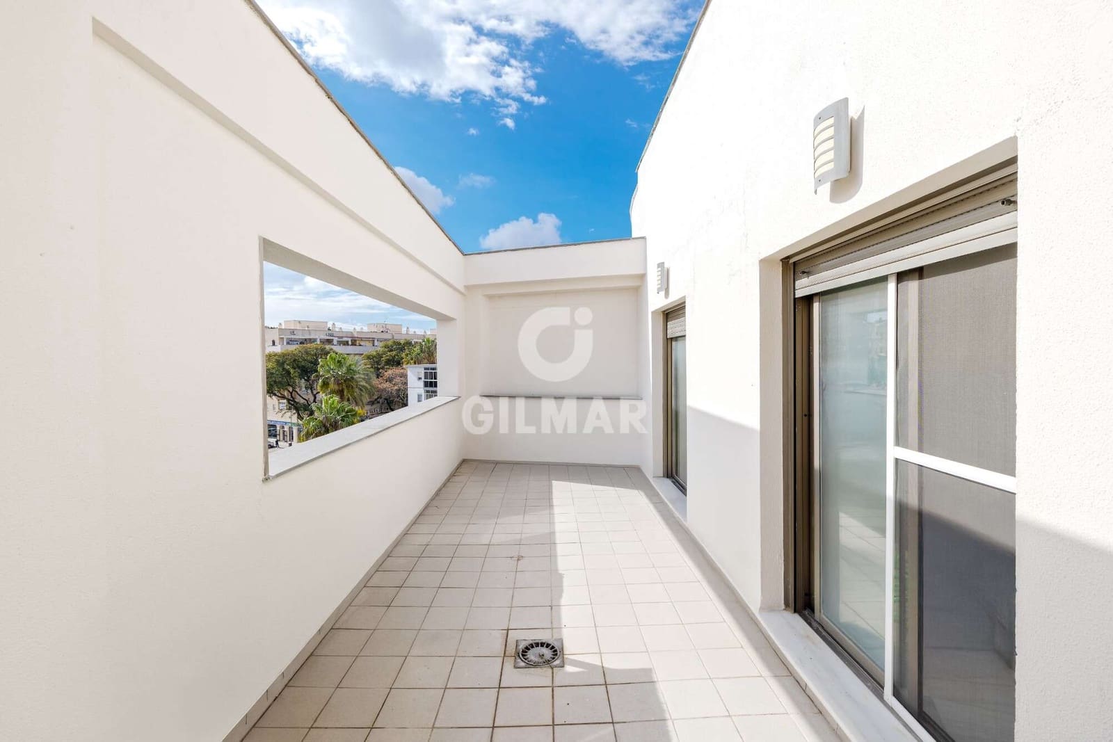 2 bedroom Penthouse for sale in El Puerto de Santa Maria - € 220,000 (Ref: 9489690)