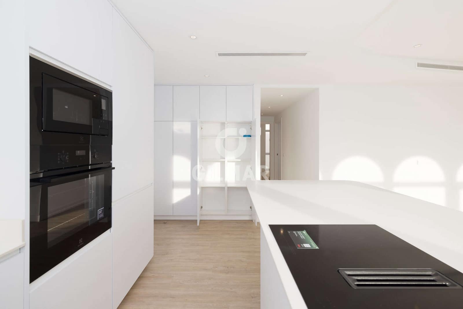 3 soveværelse Penthouse til salg i Estepona med garage - € 1.159.000 (Ref: 9489991)