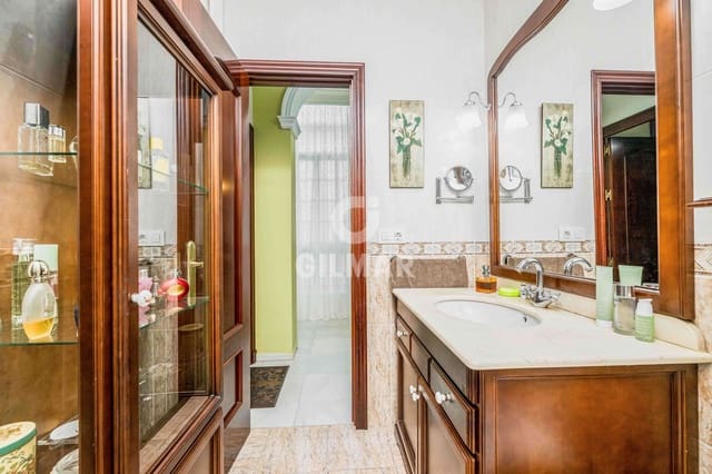 3 soverom Leilighet til salgs i Centro Histórico, Cádiz by - € 450 000 (Ref: 9496632)