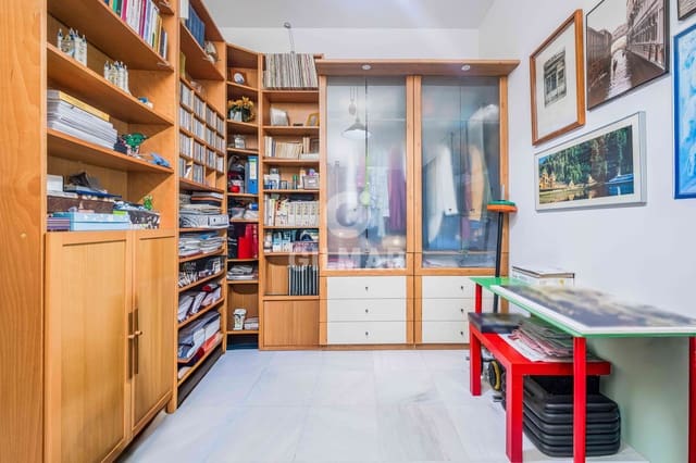 3 soverom Leilighet til salgs i Centro Histórico, Cádiz by - € 450 000 (Ref: 9496632)