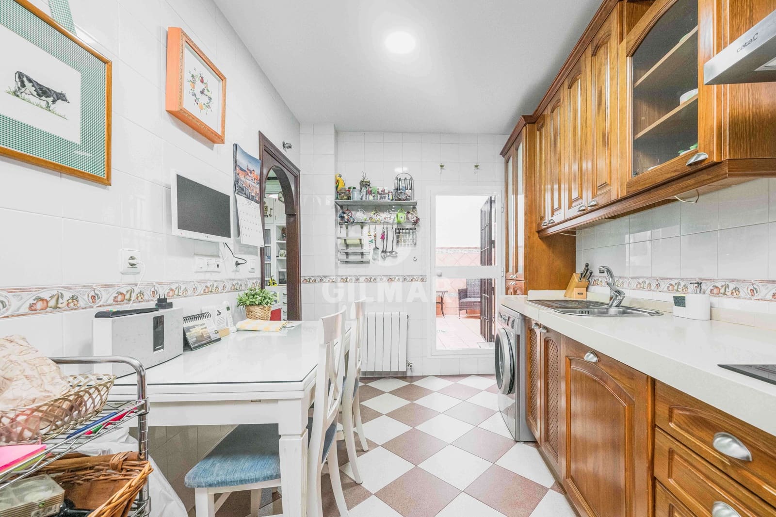 3 bedroom Flat for sale in Cadiz city - € 450,000 (Ref: 9496632)