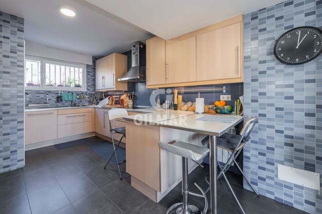 5 sovrum Radhus till salu i Mirasierra, Madrid stad med pool garage - 1 690 000 € (Ref: 9500130)