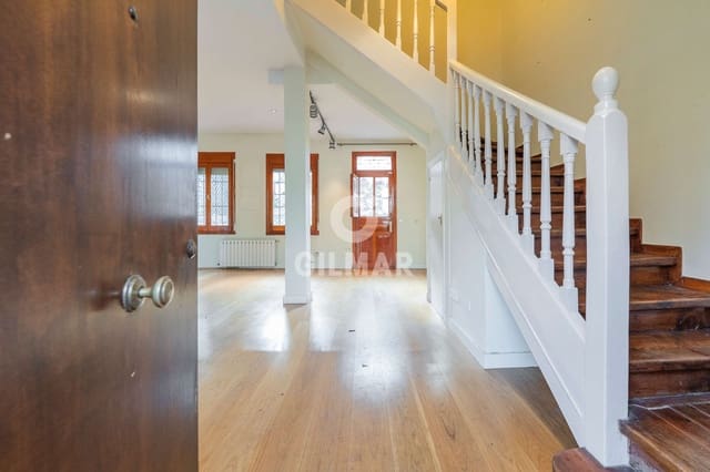 4 sovrum Semi-fristående Villa till salu i Hispanoamérica, Madrid stad - 1 900 000 € (Ref: 9500131)