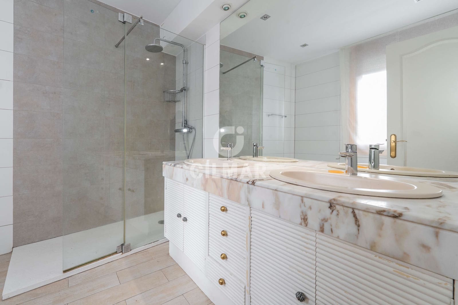 4 slaapkamer Halfvrijstaande villa te koop in Madrid stad - € 1.900.000 (Ref: 9500131)