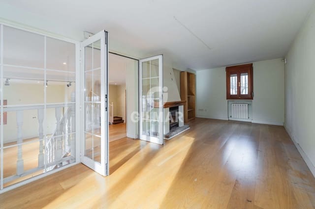 4 sovrum Semi-fristående Villa till salu i Hispanoamérica, Madrid stad - 1 900 000 € (Ref: 9500131)