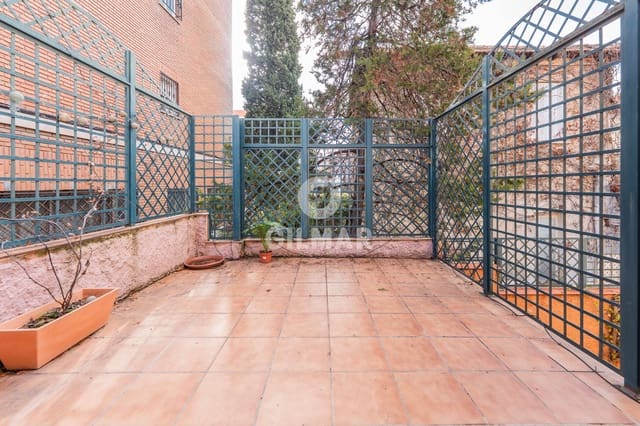 4 sovrum Semi-fristående Villa till salu i Hispanoamérica, Madrid stad - 1 900 000 € (Ref: 9500131)