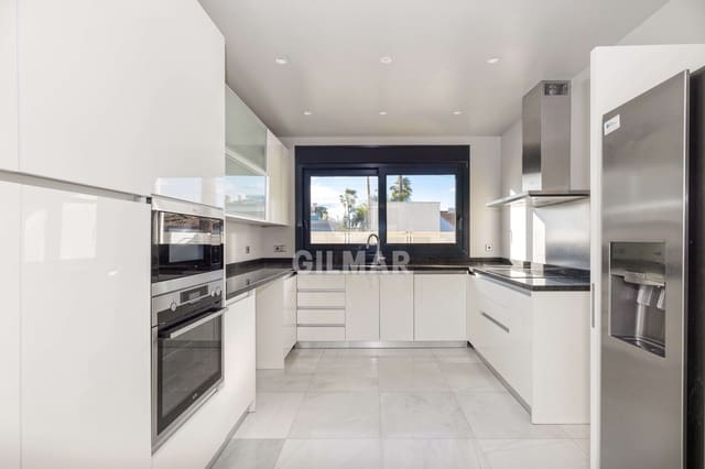 5 sypialnia Willa na sprzedaż w Marbesa, Marbella z basenem garażem - 2 325 000 € (Ref: 9503499)