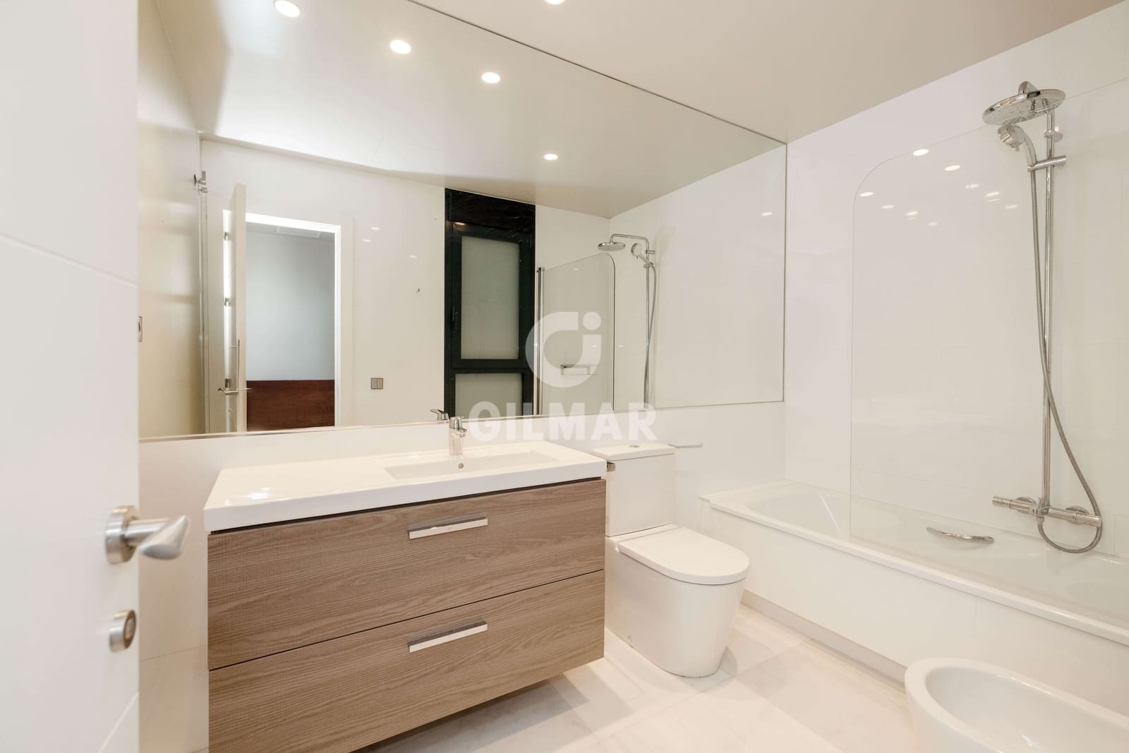 5 bedroom Villa for sale in Marbesa with pool garage - € 2,325,000 (Ref: 9503499)