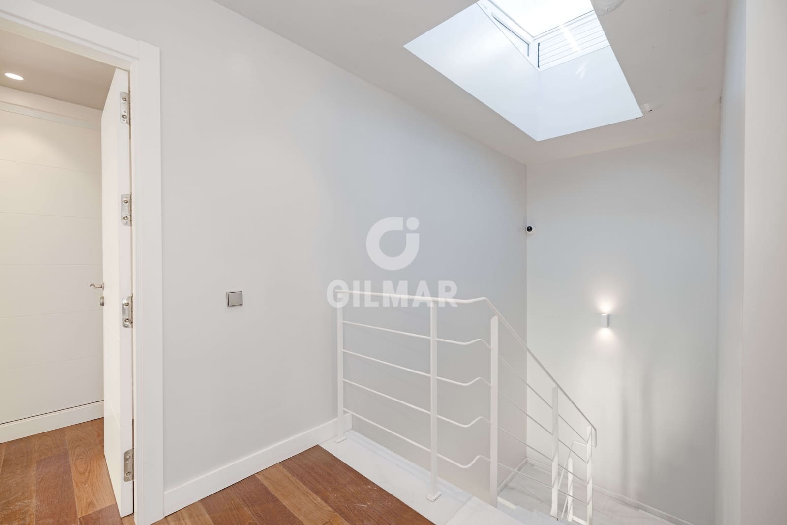 5 bedroom Villa for sale in Marbesa with pool garage - € 2,325,000 (Ref: 9503499)