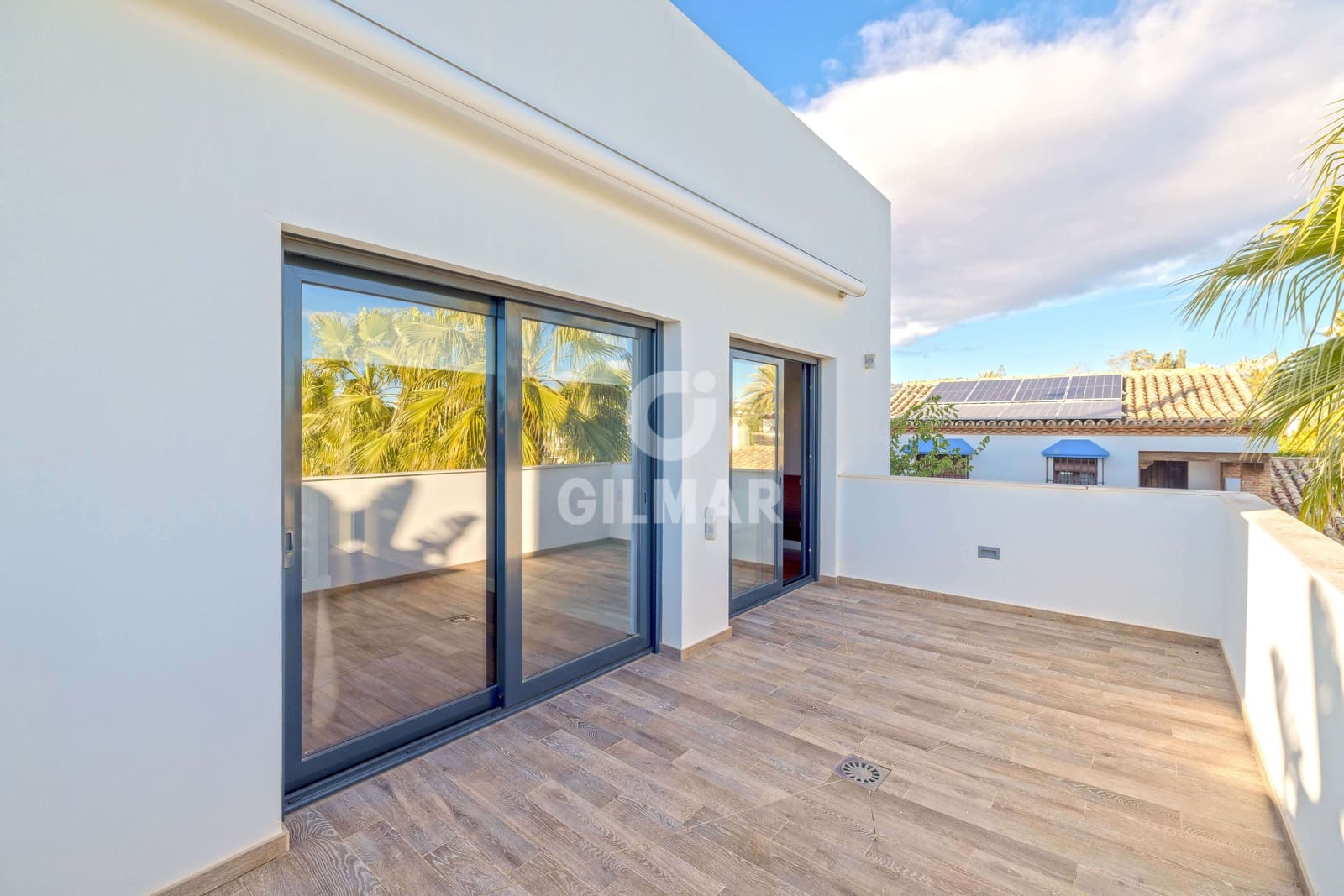 5 bedroom Villa for sale in Marbesa with pool garage - € 2,325,000 (Ref: 9503499)