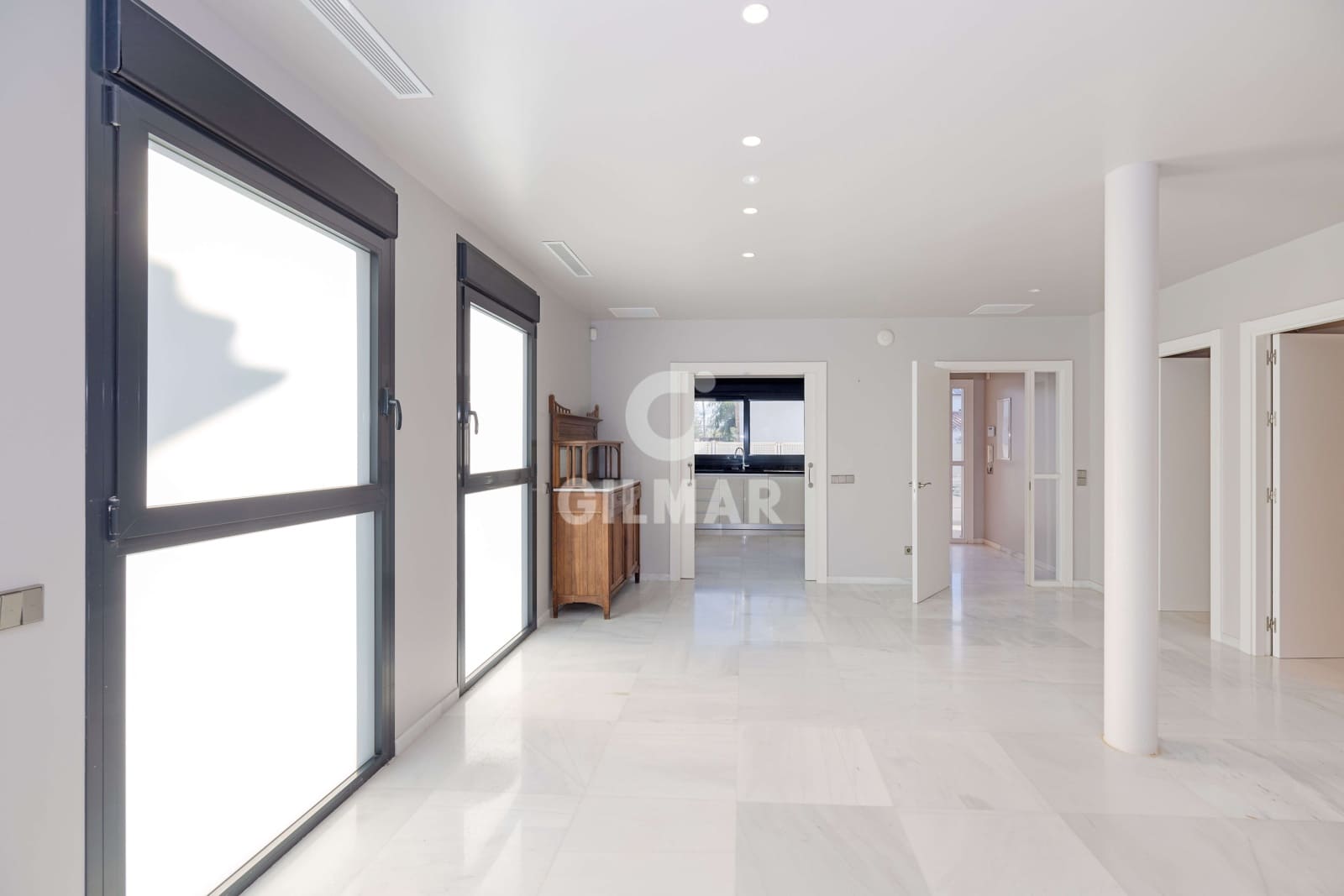 5 bedroom Villa for sale in Marbesa with pool garage - € 2,325,000 (Ref: 9503499)