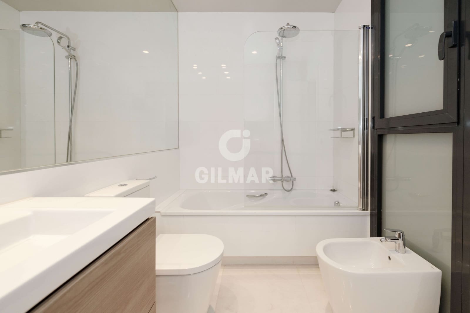 5 bedroom Villa for sale in Marbesa with pool garage - € 2,325,000 (Ref: 9503499)