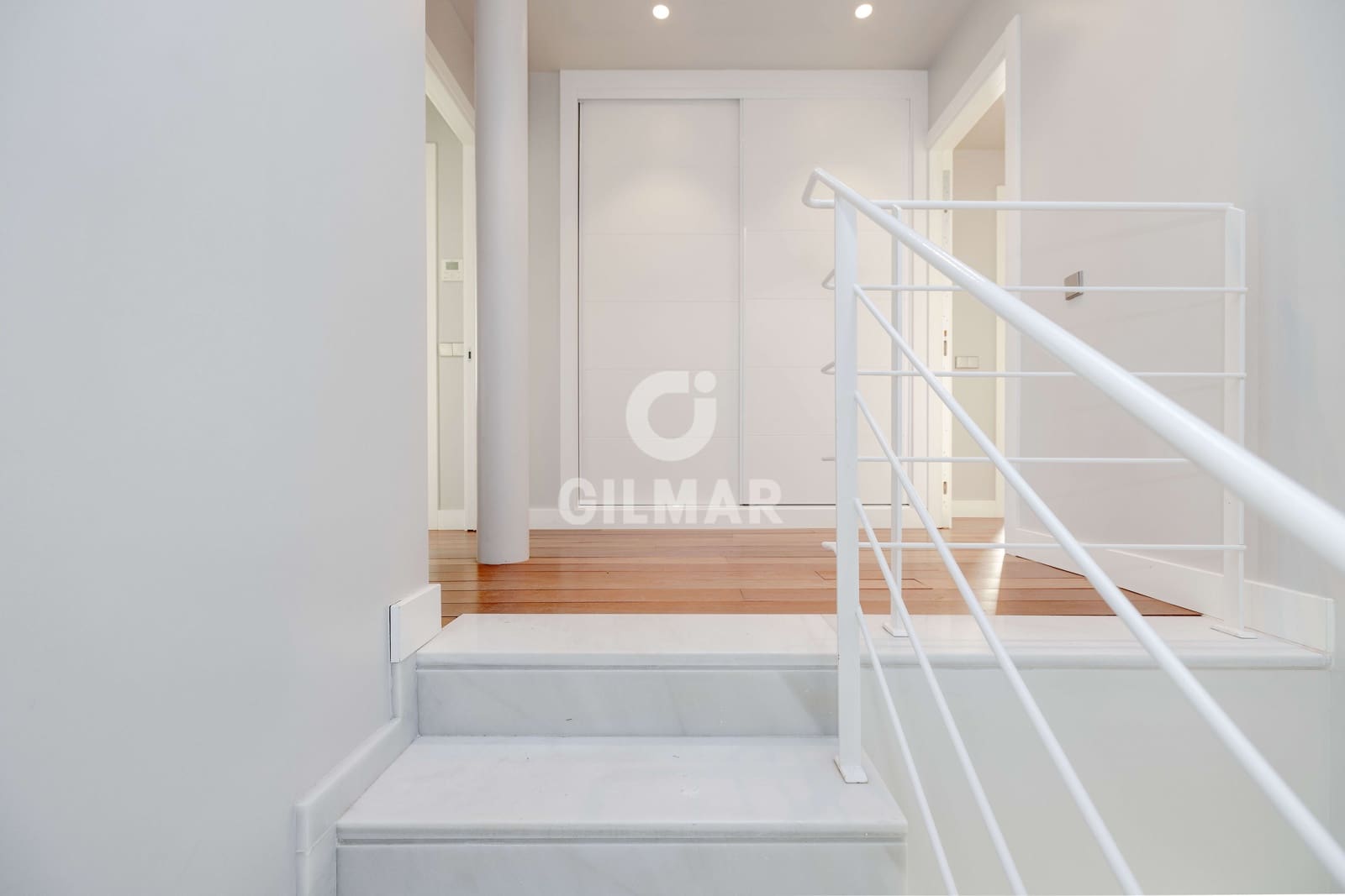 5 bedroom Villa for sale in Marbesa with pool garage - € 2,325,000 (Ref: 9503499)