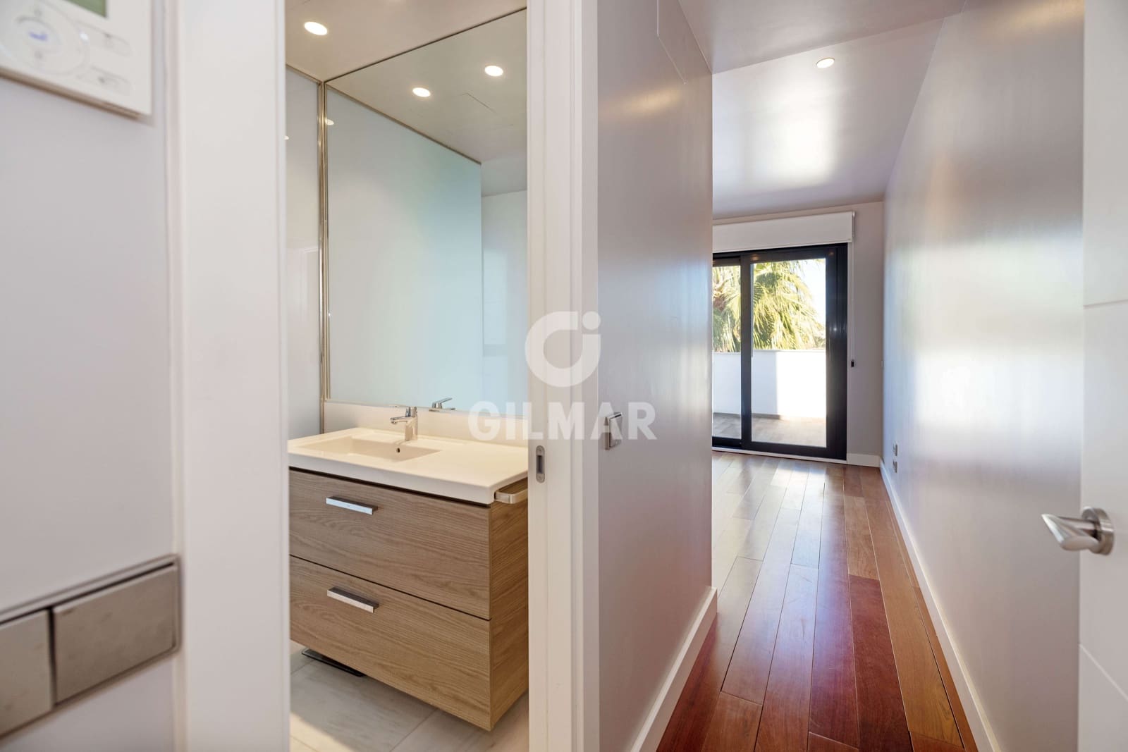 5 bedroom Villa for sale in Marbesa with pool garage - € 2,325,000 (Ref: 9503499)