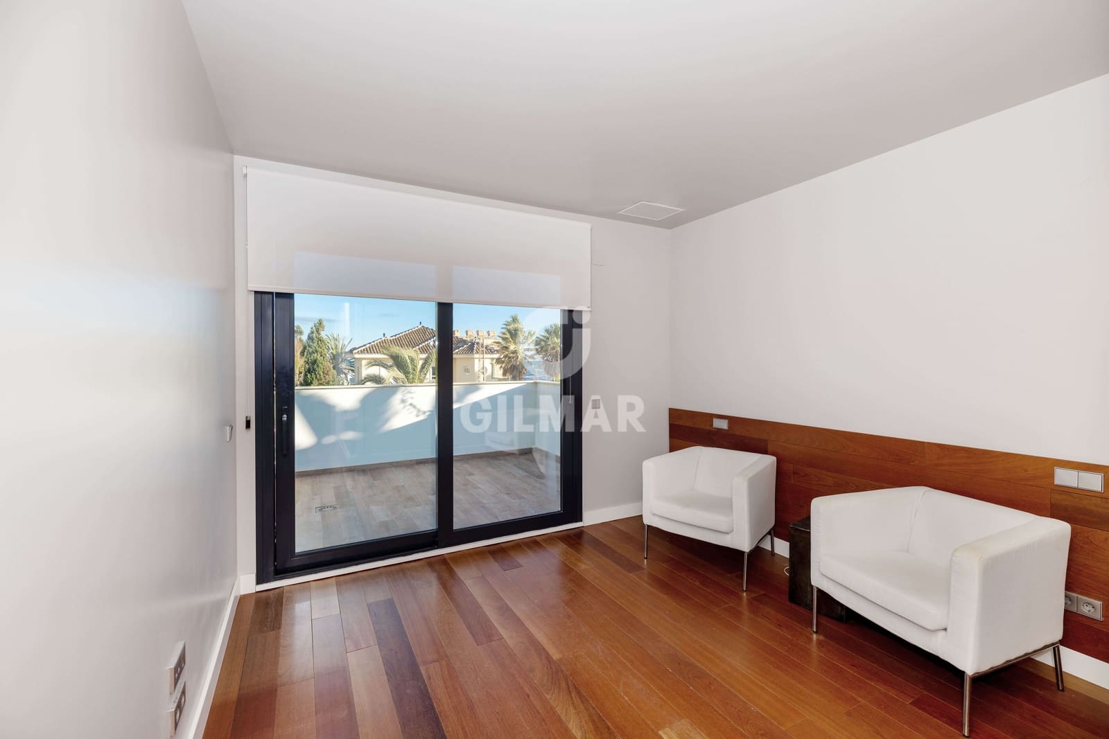 5 bedroom Villa for sale in Marbesa with pool garage - € 2,325,000 (Ref: 9503499)