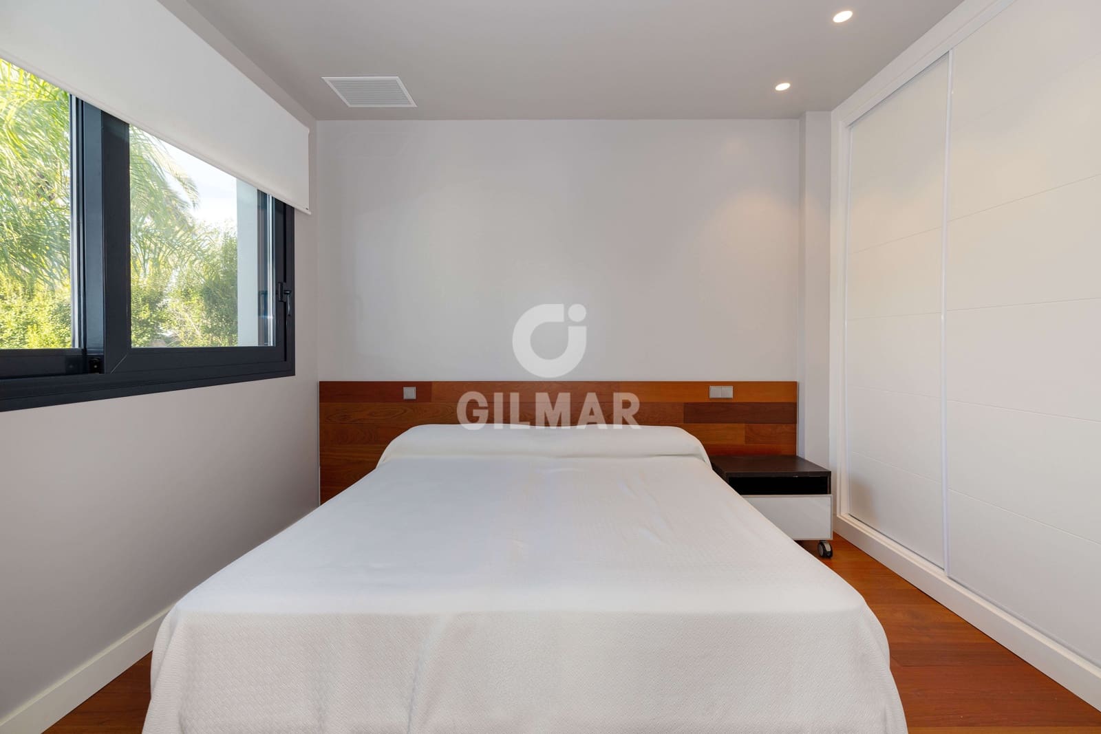 5 bedroom Villa for sale in Marbesa with pool garage - € 2,325,000 (Ref: 9503499)