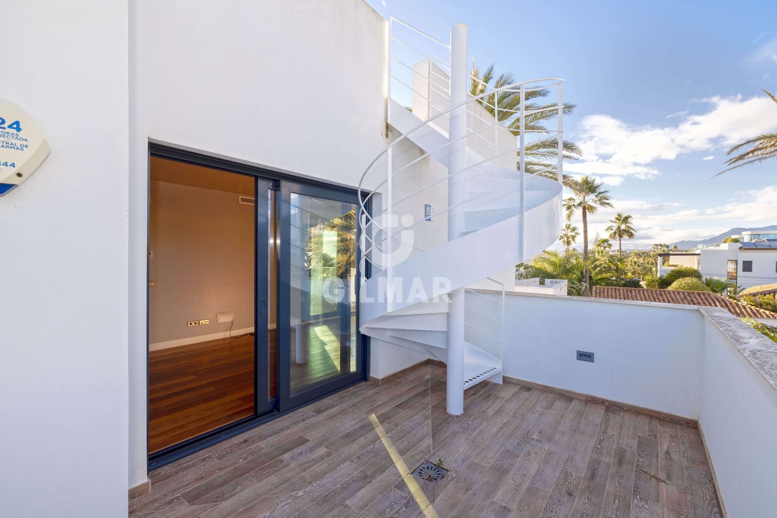 5 bedroom Villa for sale in Marbesa with pool garage - € 2,325,000 (Ref: 9503499)